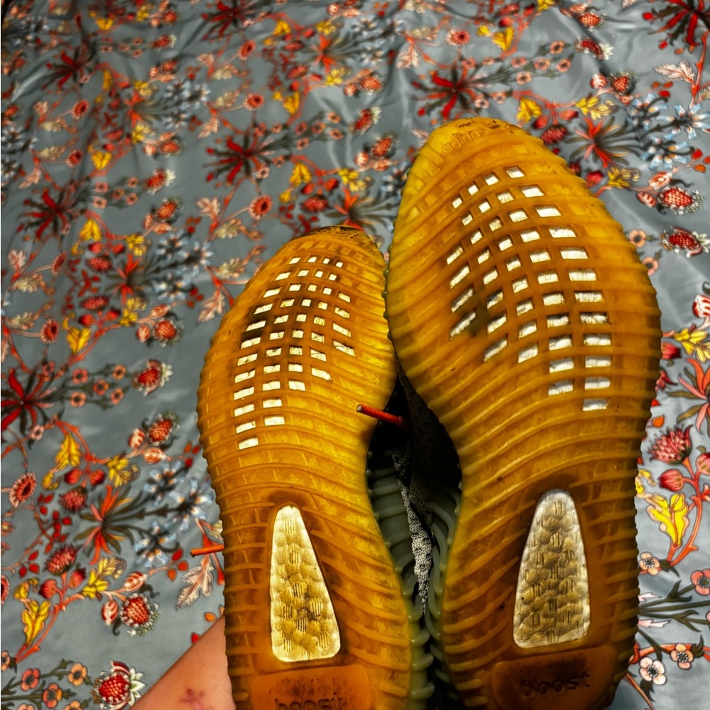 Yeezy Desert Sage 5.5Y - Picture 4 of 6